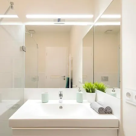 Luxury New-3bdr 3bth Sauna!city Center Appartamento