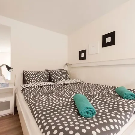 Appartamento Luxury New-3bdr 3bth Sauna!city Center *