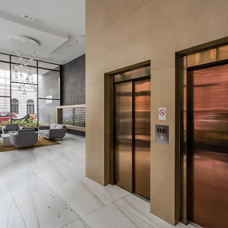 Blooming With Free Underground Parking Appartement *