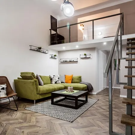 Walk To Nightlife From Elegant And Quiet * Budapest