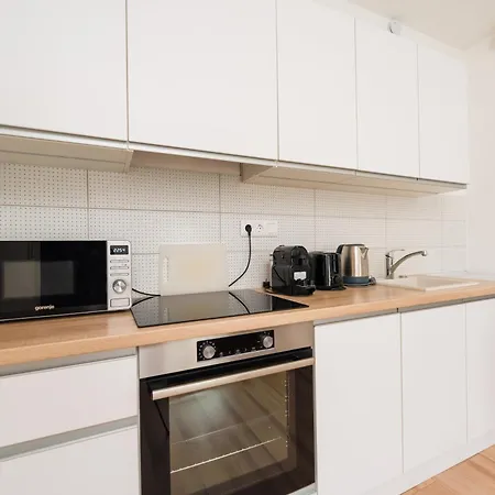 Brand New Modern Apartment-2 Rooms-balcony-garage Apartment *