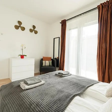 Apartment Brand New Modern Apartment-2 Rooms-balcony-garage *
