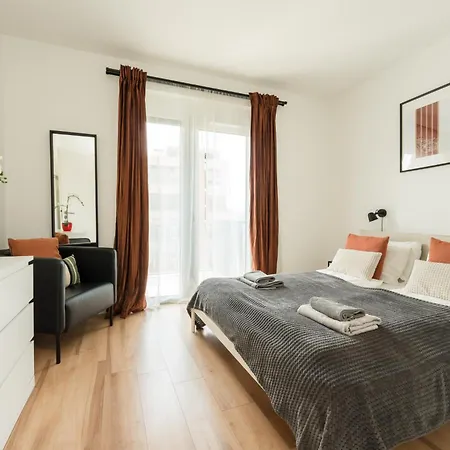 Brand New Modern Apartment-2 Rooms-balcony-garage *