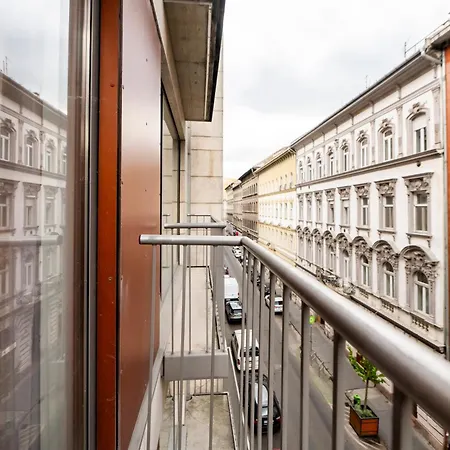 Apartment Swu Opera *