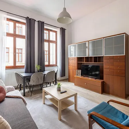 Apartment Deluxe Gozsdu Court *