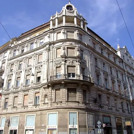 Synagogue Gozsdu Corner Budapest
