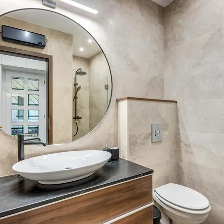 Mega - Elegance - No Deposit Needed Apartment