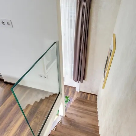 Mega - Elegance - No Deposit Needed Apartment *