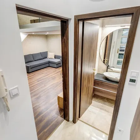 Mega - Elegance - No Deposit Needed Apartment
