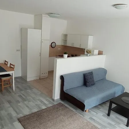 Akacfa Apartman