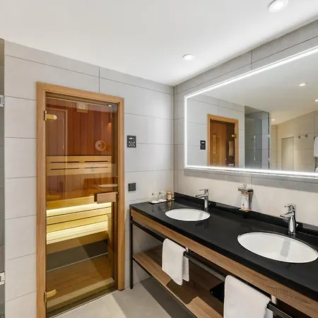 Hotel Danubius Helia 4*