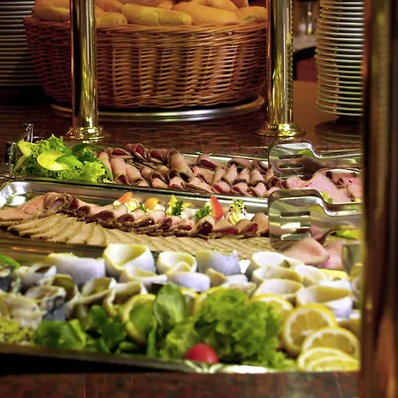 Hotell Danubius Hungaria City Center 4*