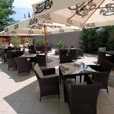 Hotel Amadeus 3*