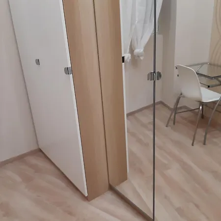 Apartment Modern, Quiet & Cozy In The Middle Of Downtown Near Danube At Fashion Street *