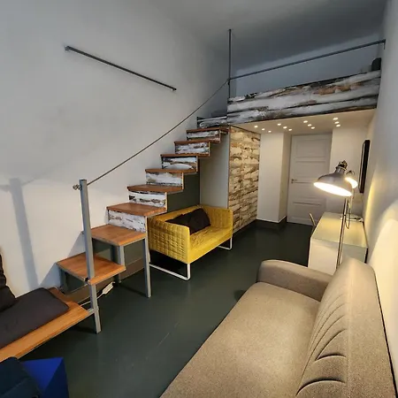 Apartment Modern Stylish 2 Bedroom *
