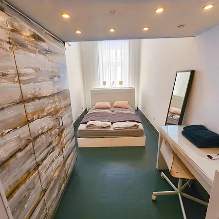 Apartment Modern Stylish 2 Bedroom *