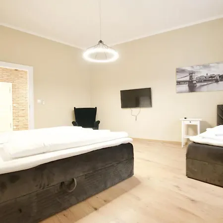Premium By Hi5 - Ferenciek Tere - 3 Bdr Budapest