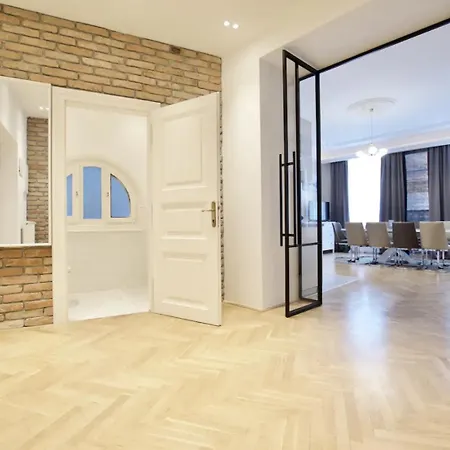Premium By Hi5 - Ferenciek Tere - 3 Bdr
