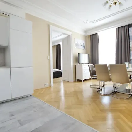Premium By Hi5 - Ferenciek Tere - 3 Bdr