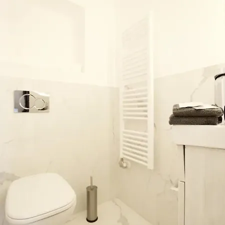 Premium By Hi5 - Ferenciek Tere - 3 Bdr Budapest