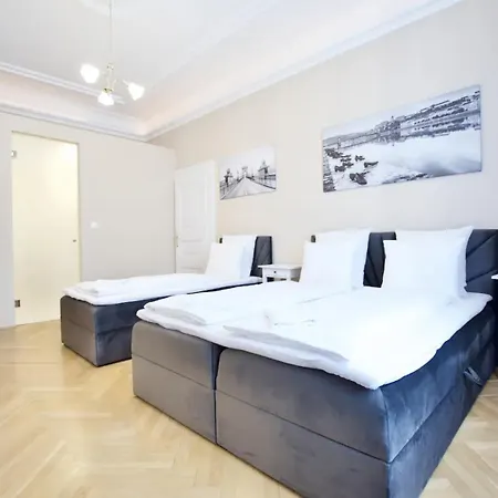 Premium By Hi5 - Ferenciek Tere - 3 Bdr