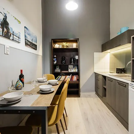 Apartment Urban Tranquillity By The Main Shopping Street Budapest