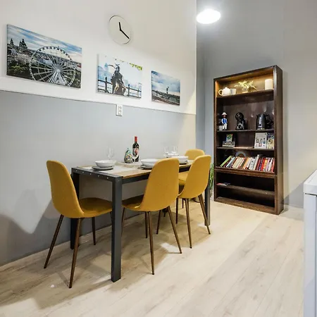 Apartment Urban Tranquillity By The Main Shopping Street Budapest