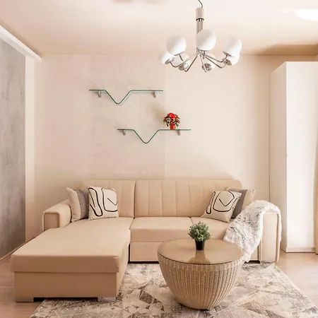 Daire Exclusive With Balcony By Prestige Homes Budapeşte