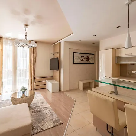 Exclusive With Balcony By Prestige Homes Budapeşte