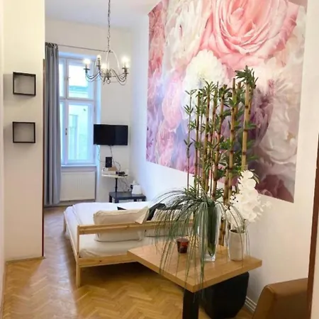 דירה Spring Roses Downtown Boutique