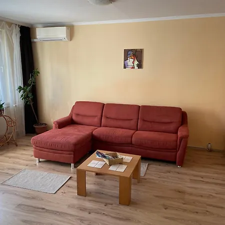 Apartment Calm Island Near The Danube - Free Parking *