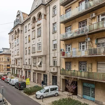 Maximilian Budapest