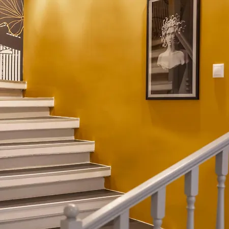 Apartment Artsy Nest Downtown Next To New York Palace