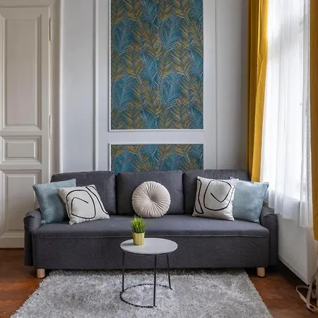 Apartment Majestic On The Joseph Boulevard