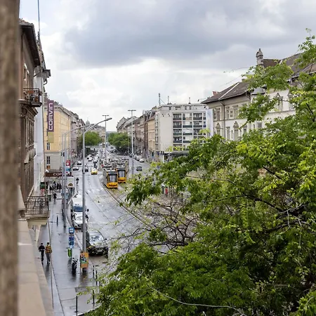 Apartment Majestic On The Joseph Boulevard Budapest