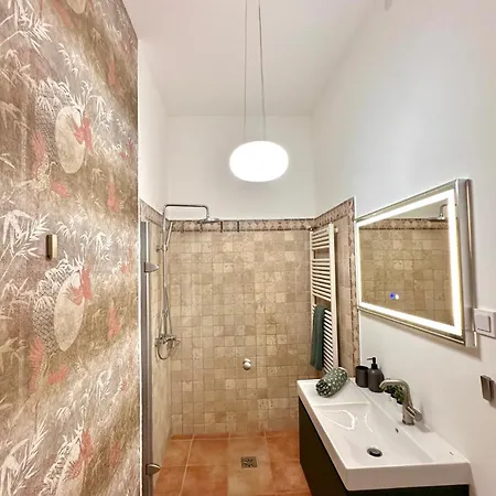 Apartment Orangehomes Urban Elegance