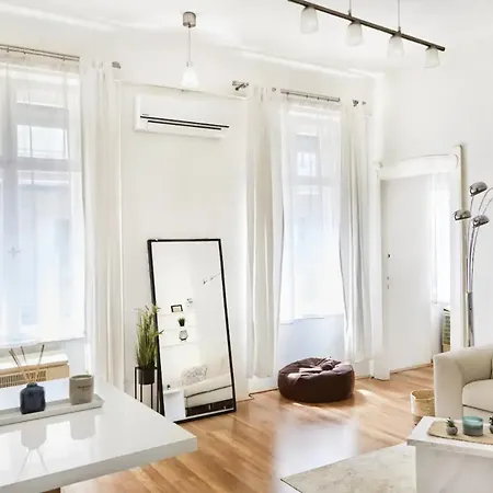 Apartment Peach Nest