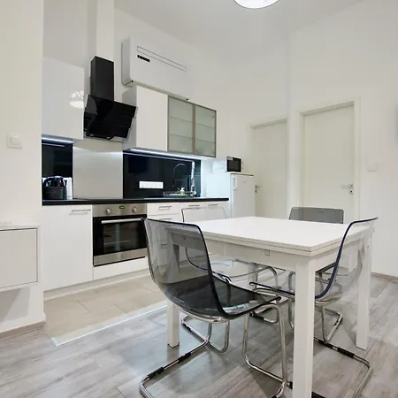 Apartamento Standard By Hi5- Csengery Street Budapest
