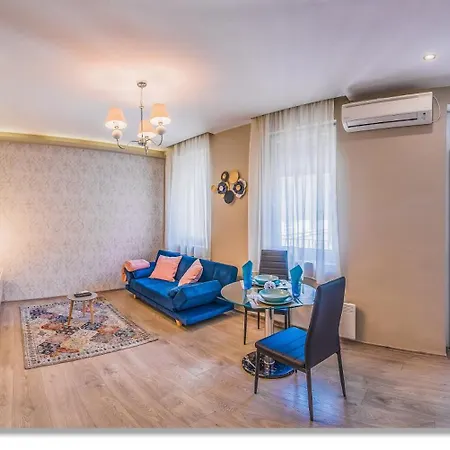 Apartment Cozy Aptmt In The Center*ac*electronic Door Locker