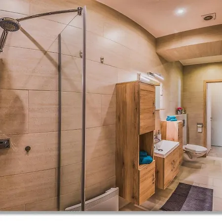 Cozy Aptmt In The Center*ac*electronic Door Locker