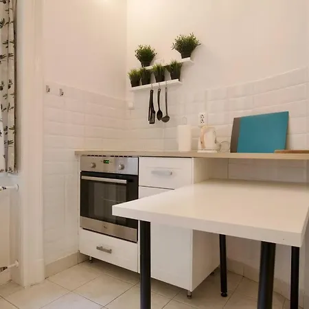 Standard By Hi5 - St. King Street 6.