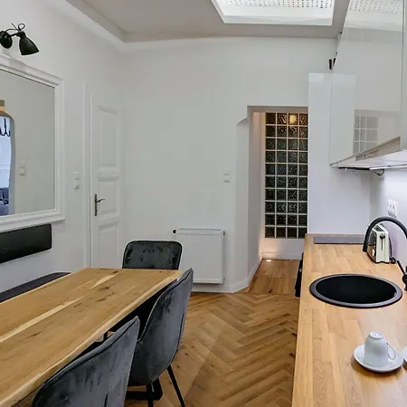 Pedestrian Apartment, The Location Apartment Budapest