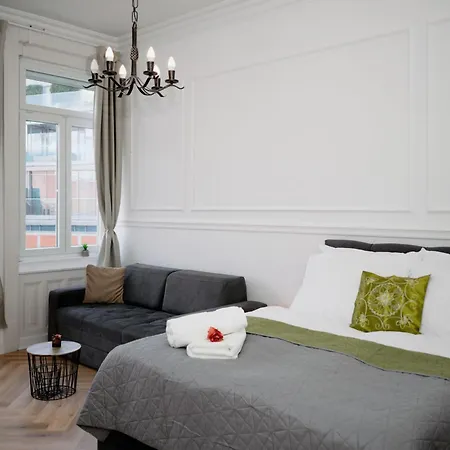 Pedestrian Apartment, The Location Apartment *