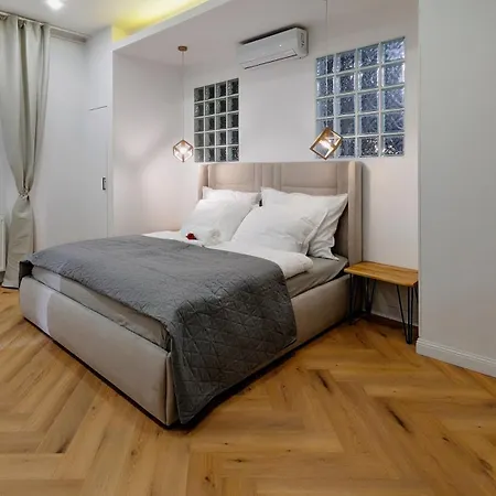 Pedestrian Apartment, The Location Budapest