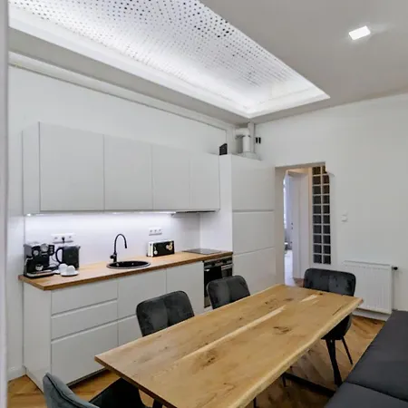 Apartment Pedestrian Apartment, The Location