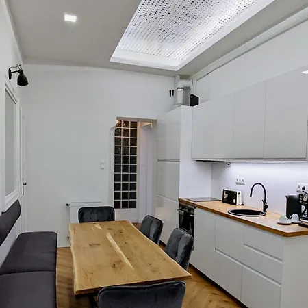 Pedestrian Apartment, The Location Apartment