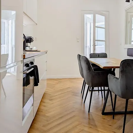 Pedestrian Apartment, The Location * Budapest
