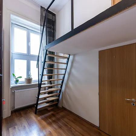 Hostel Urban
