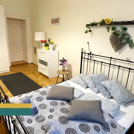 Little Americas Music Academy Apartmán