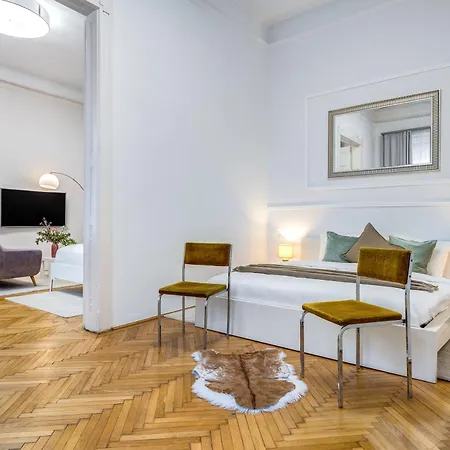 Szekely Bertalan Apartment *